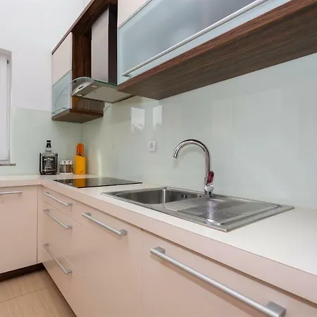 Apartament Seafront With Seaview Soline (Krk)