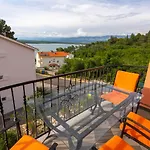 Apartment Seafront With Seaview